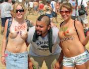 Bonnaroo Girls Looking For A Dose