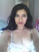 Cute Indian Babe [Album] [8 Pics]