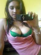 Hot Nri Girlfriend Selfie [Pic]
