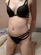 13 Weeks Pregnant, And I Feel Like I'm Just Starting To Show.