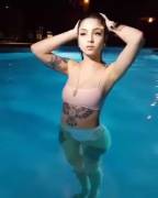 Posing In The Pool [X /R/Taylorwhite]