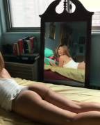 Inataslut Serena Jung Playing Around On The Bed