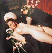 Nude Girl With Flowers (C. 1955) [Cross-Post /R/Vintagensfw]
