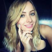 [Request] Yosseline Hoffman (Youtuber)