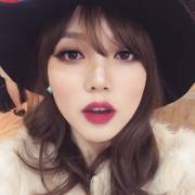 [Request] Instagram Beauty Blogger, Pony