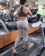 Qbandoll Sexy Milf In The Gym