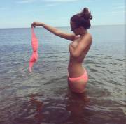 [Ig] Beach More, Top-Less