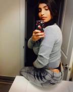 [Fb] Desi-Canadian And Proud Of What She's Got, I Don't Blame Her.