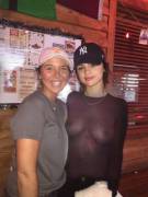 [Celeb] Selena Gomez In Texas Roadhouse.