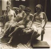 Lovely Ladies In L'atrium Photographed By Jules Richard (1908-10)