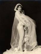 Lora Foster - Ziegfeld Follies Girl (C.1927)