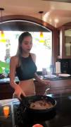 Alexis Ren Making Pancakes, Making Me Hungry For More Reasons Than One!
