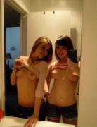 2 Girls 1 Mirror Pic