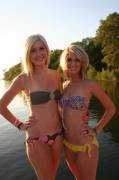 Gorgeous Amateur College Twins (Via R/Amateurtwins)