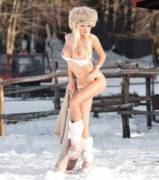 What A Bimbo Wears To Keep Warm