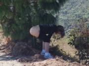 Runner Lady Pee Outside