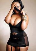 She Can Hide Her Face But Not Those Hips