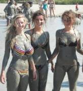 /R/Mudgirls Checking In