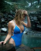 Sara 'Shopping Her Boobs Bigger? (Gif)