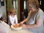 Amateur Cutie Helps Stepmom Rub Out Her Gapping Pie