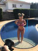 Selfies - Pink To Make The Boys Wink (10 Pics): 25 Jun 2017