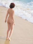 White Girls Love The Beach