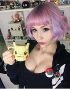 Cosma Shanti Showing Off