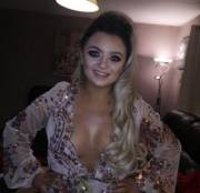 Small Boobs + No Bra = Open Cleavage