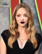 Amanda Seyfried Loves Her Dog!