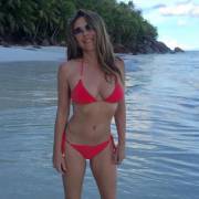 51Yo Elizabeth Hurley