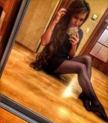 Barefoot (X/Post R/Tightsandtightclothes)