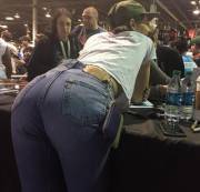 Willa Holland's Light-Wash Mom Jeans