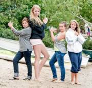 6'4&Amp;Quot; Abigail And Friends