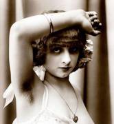 I Made A Compilation Of Vintage Nude Pics With Glorious Natural Hair