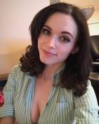 Hottie Who Does Cosplay. Kik The_Aquatard If You Wanna Tribute Her. (No Nudes)