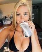 Capri Sun (X-Post Randomsexiness)