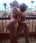 Friendship (X-Post Randomsexiness)