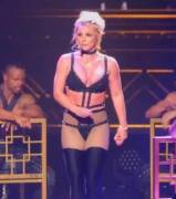 Britney Spears Pops Out A Nipple On Stage (2018)