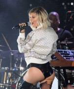 Fergie Working On Stage