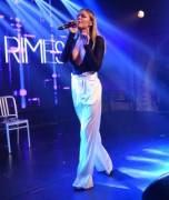 Leann Rimes Deep Cleavage On Stage