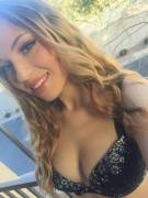 (25)(Online) Former Model Offering Live Shows, Custom Videos, Video Package (30 Vids), ...