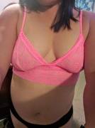 Curvy Asian Checking In! ???? Trying On (Or Off?) My New Bralette