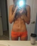 Fit  Amateur Girl On The Mirror