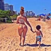 @5Starjazziii On The Beach