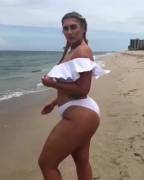 Shes 6'1 And Thicc As Hell