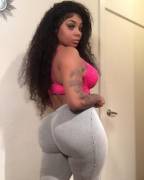 Love The Over The Shoulder Look