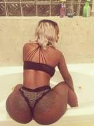 Hanging That Big Booty Over The Tub