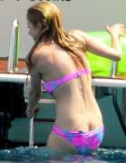 Avril Lavigne Really Does Love Crack