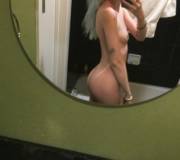 Booty Pics In A Hotel Bathroom ;)