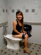 Asian Potty Girl X-Post From R/Asianamateurnsfw/